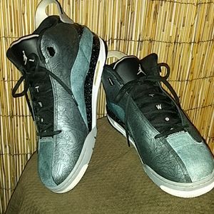 Men's athletic shoes